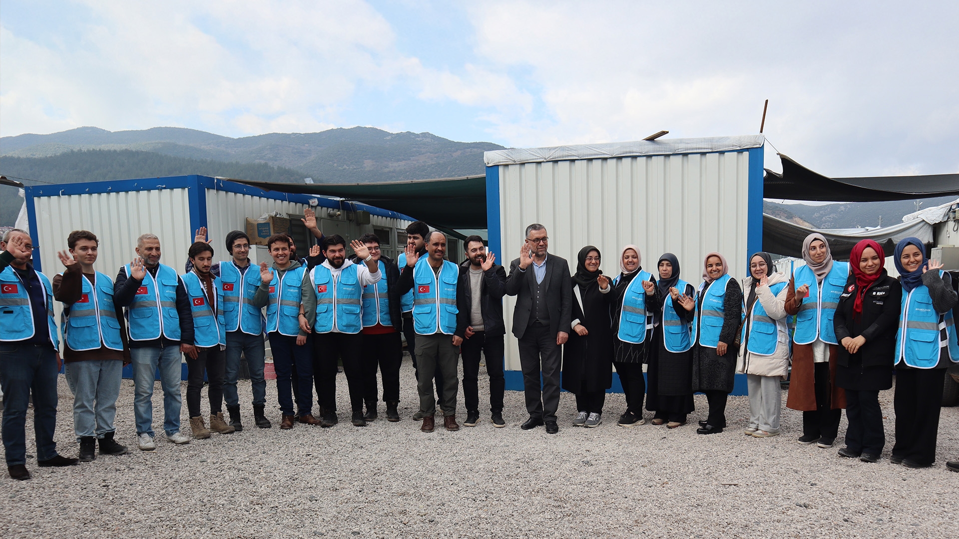 İYİLİĞİ BİRLİKTE ÇOĞALTALIM: BÜLBÜLZADE VAKFI GÖNÜLLÜ AİLESİNE KATILIN
