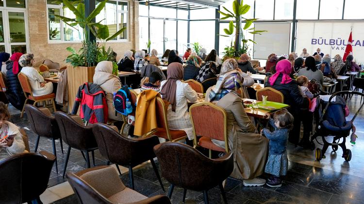 جمعية المرأة والأسرة الفسيفسائية أول مراجعة لكتاب في تلك الفترة