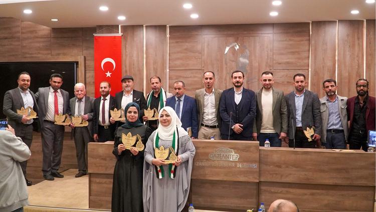 تجمع الأدباء والشعراء السوريين في غازي عنتاب