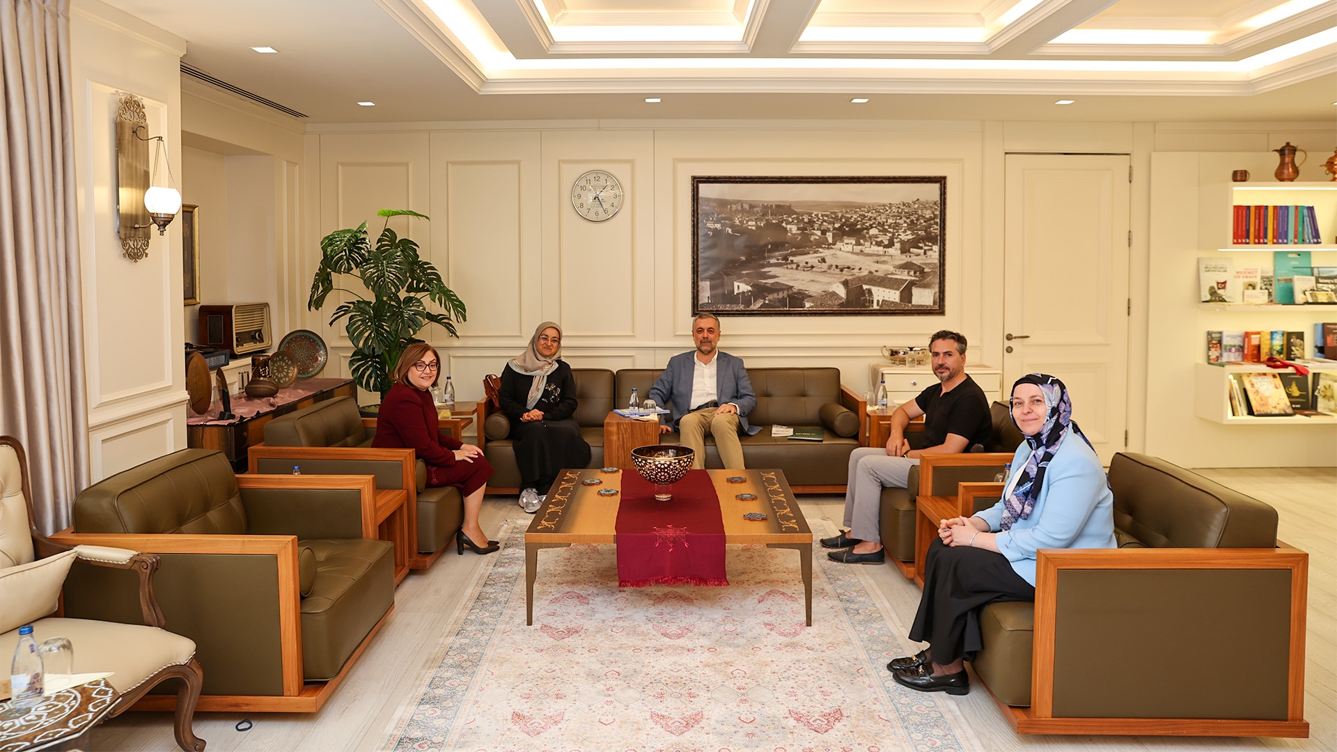 Bülbülzade Vakfı Başkanı Turgay Aldemir, GBB Başkanı Fatma Şahin ile Bir Araya Geldi