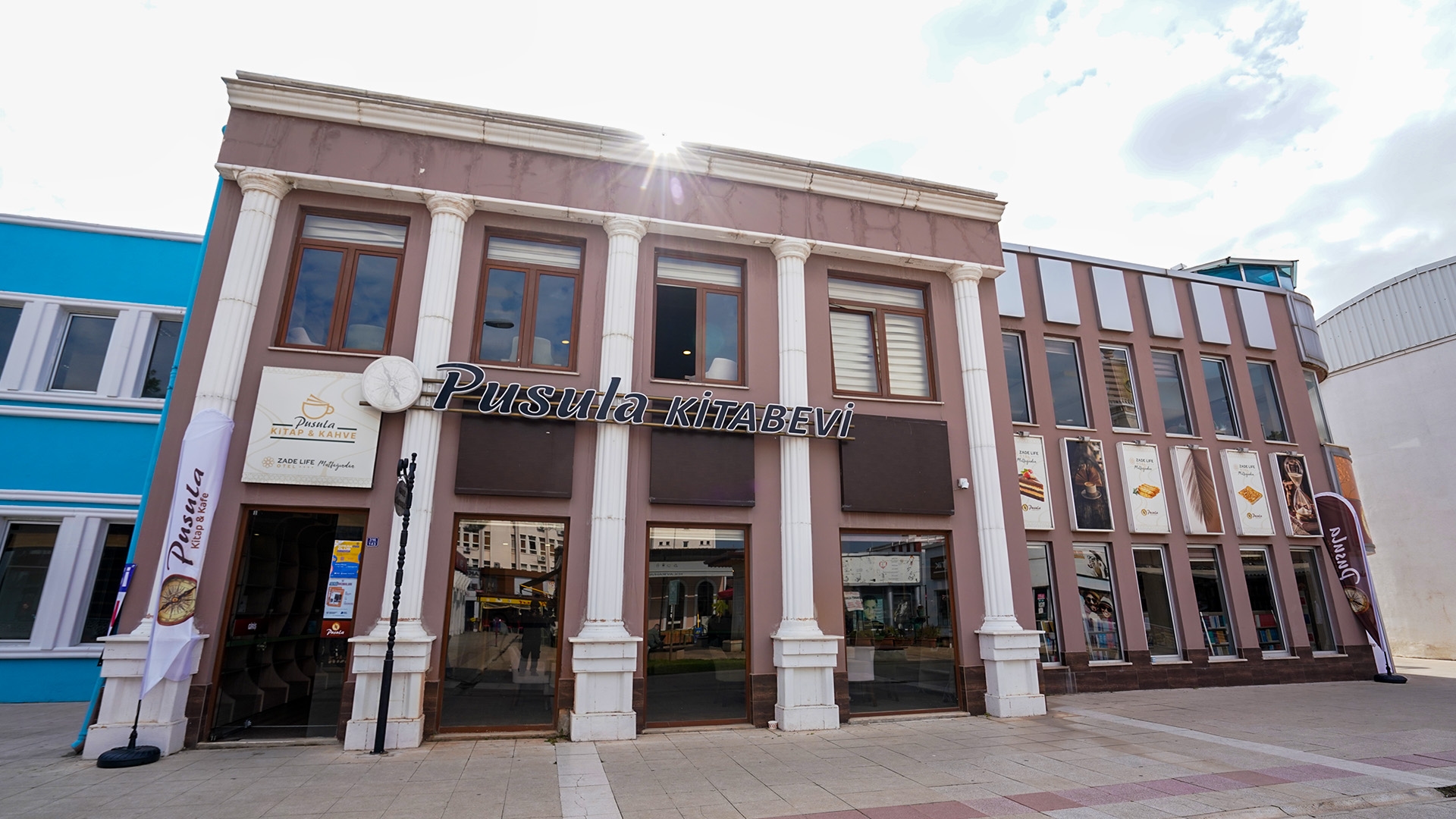 Pusula Kitap & Kafe Yenilenen Konseptiyle Kapılarını Açtı