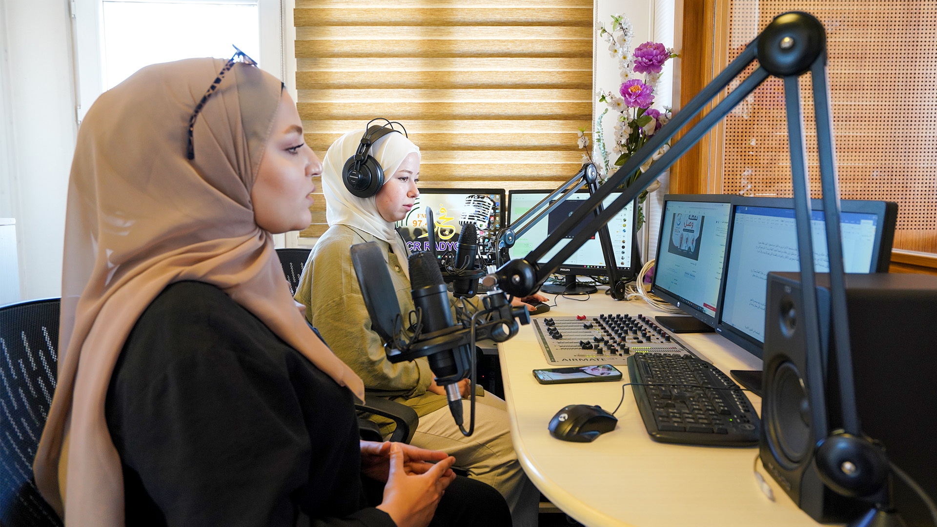 Fecr Radyo Yayın Ağını Yeni Programlarla Genişletiyor