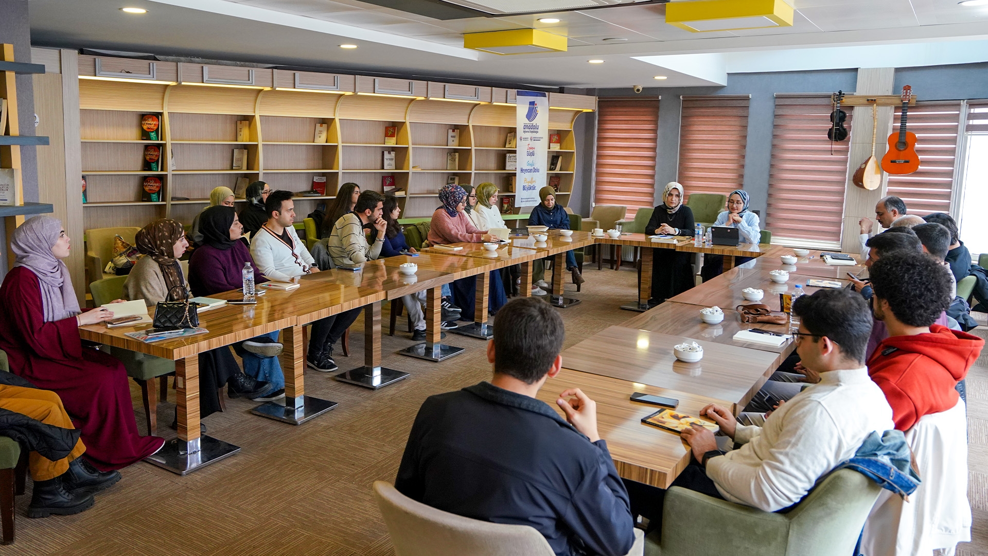 Kimliklerin Çıkmazını Pusula’da Konuştuk