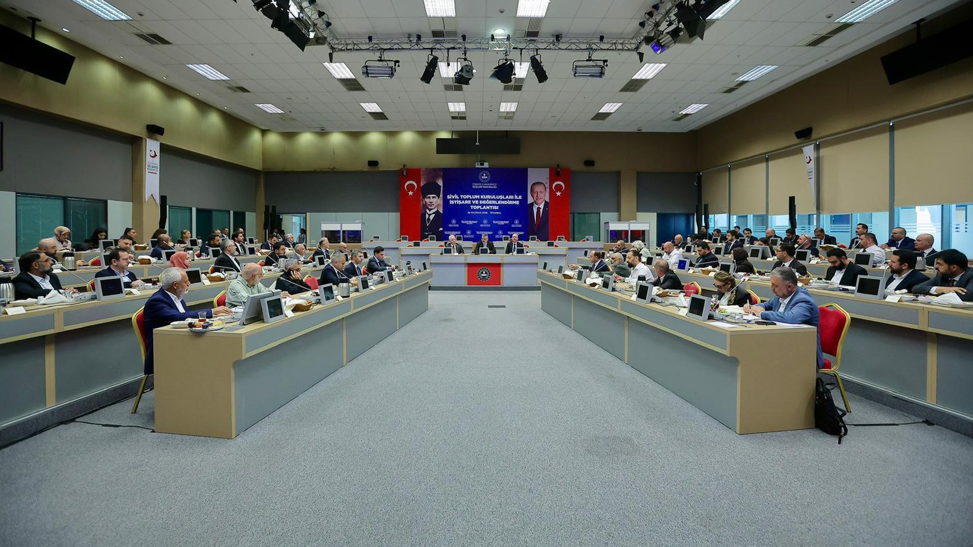 Türkiye’nin Yeni Göç Politikası Sivil Toplumla Birlikte Müzakere Edildi