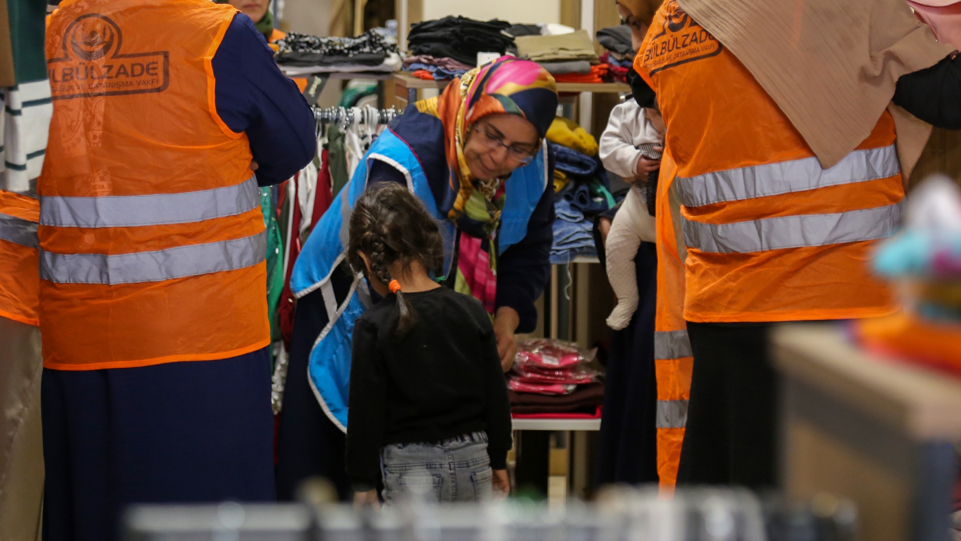 “Bir Çocuk da Siz Giydirin” Kampanyası Devam Ediyor