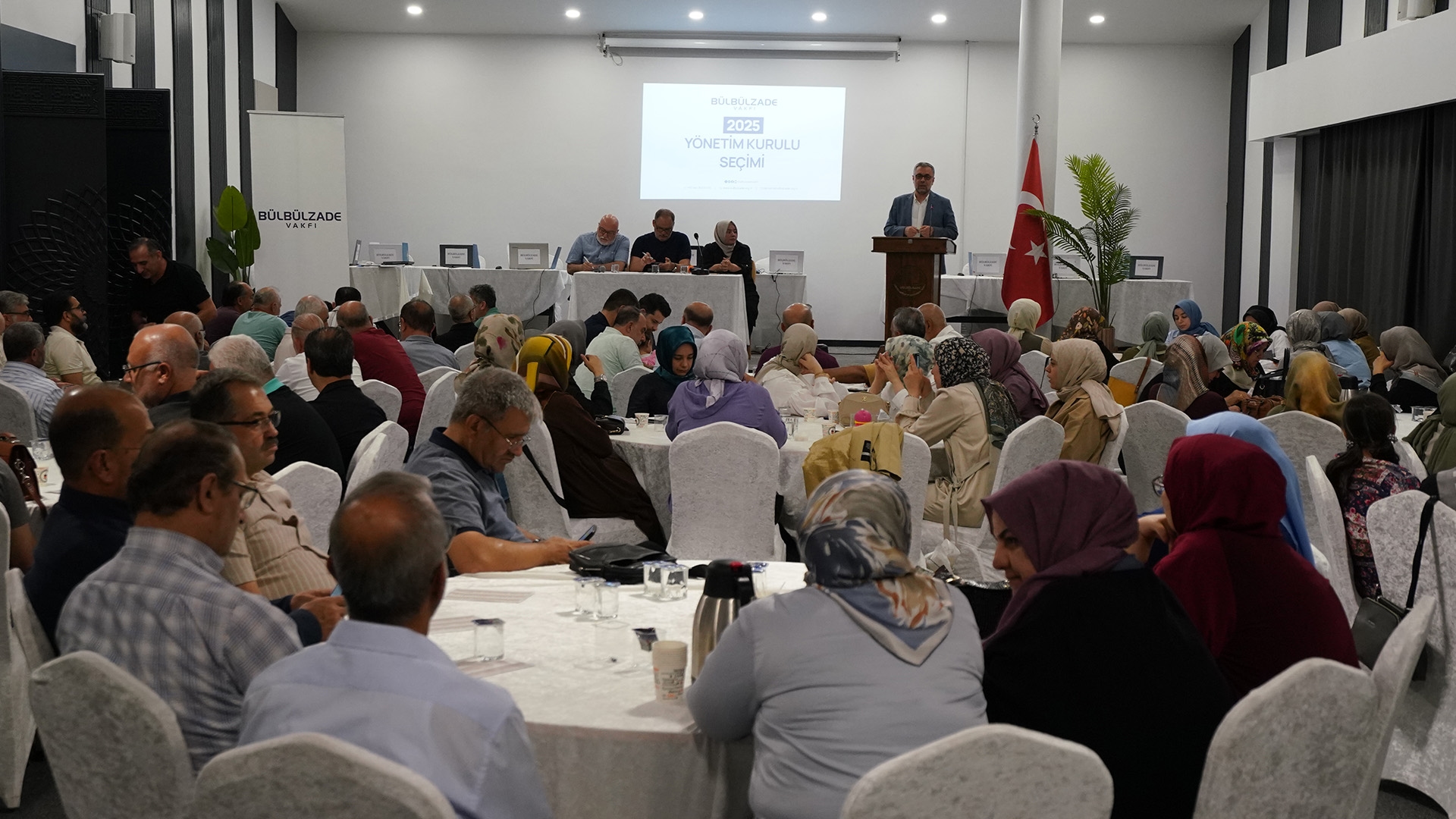 Bülbülzade Vakfı Camiası Üç Yılda Bir Yaptığı Yönetim Kurulu Seçimini Gerçekleştirdi