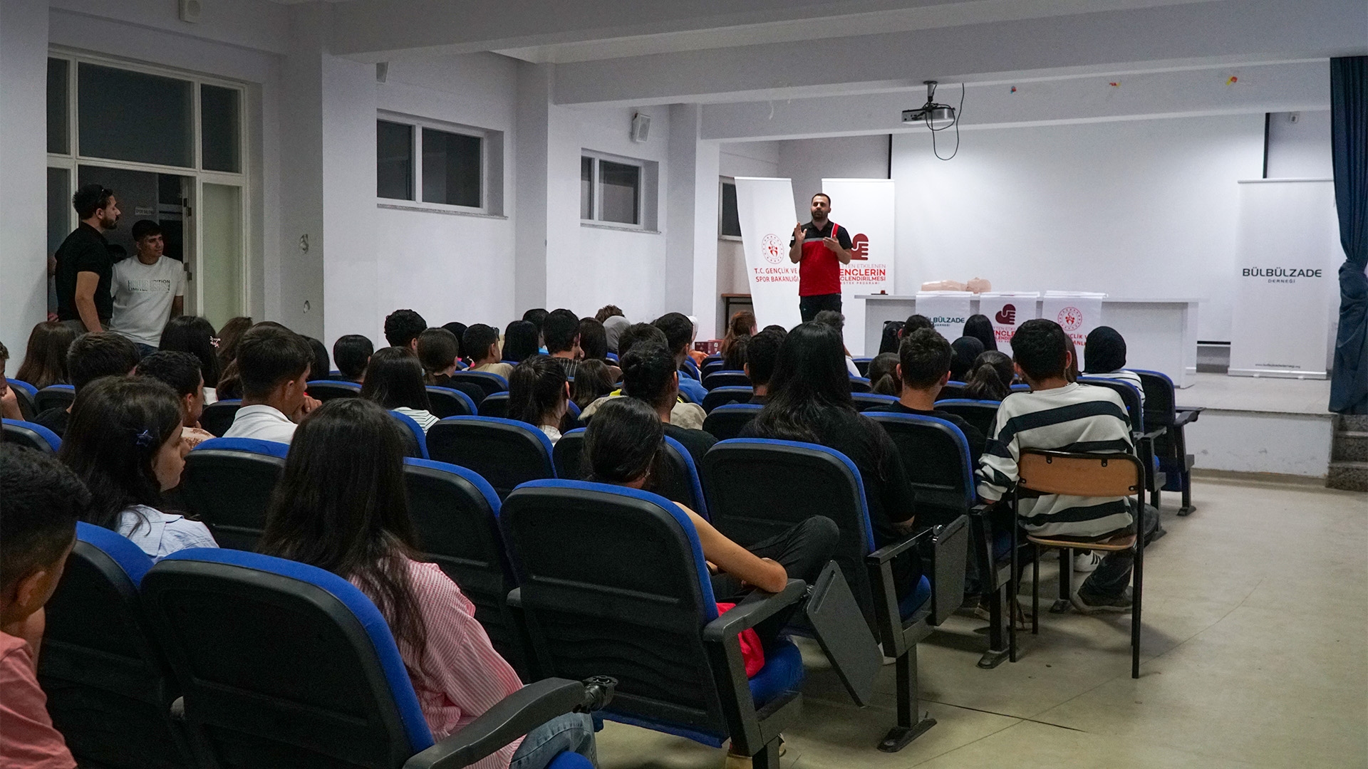 Nurdağı’nda Gençlere İlk Yardım Eğitim Semineri